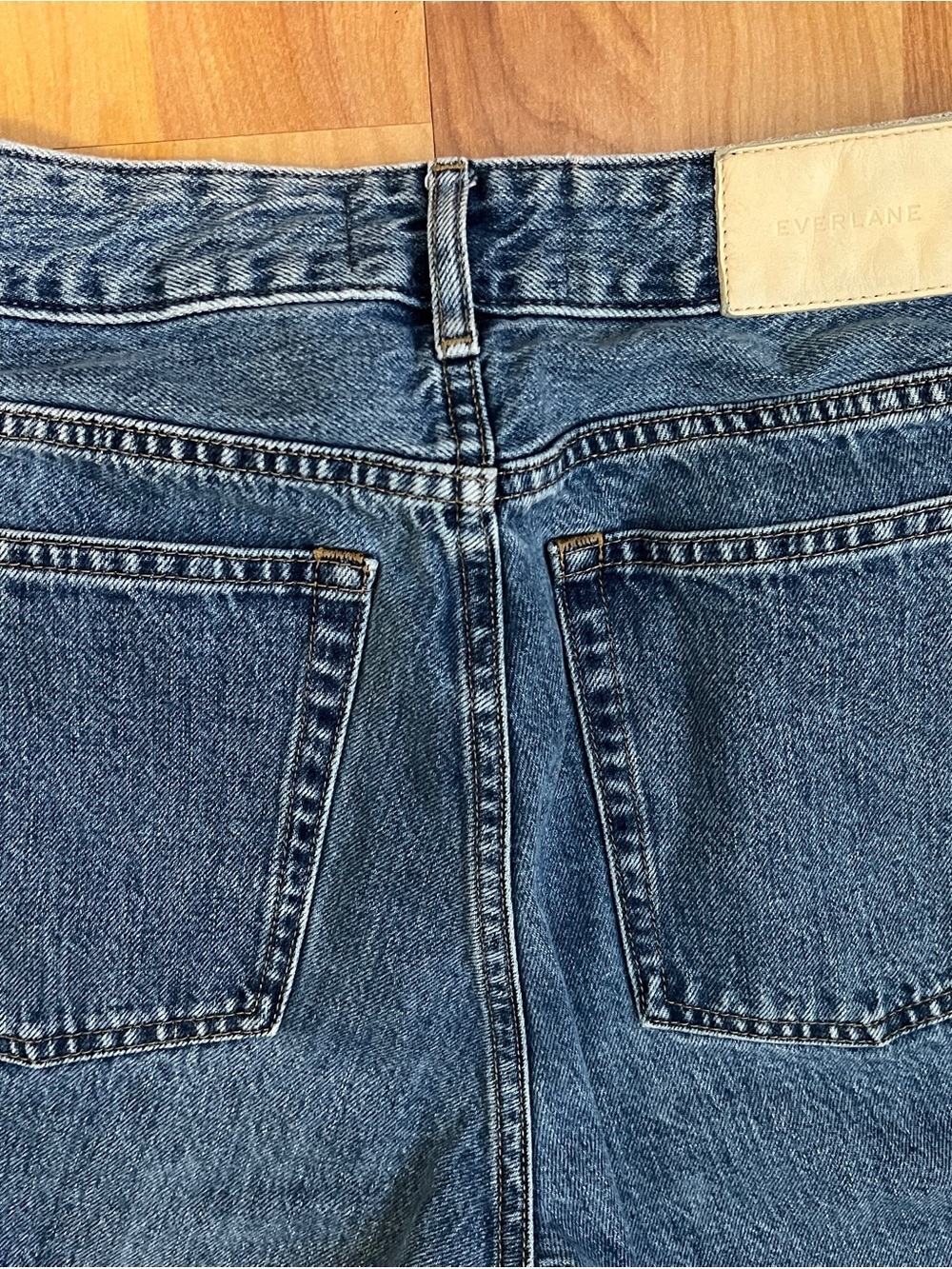 VGUC Everlane 💯 Organic Cotton Medium Blue Curvy 90s Cheeky Fit Straight Leg